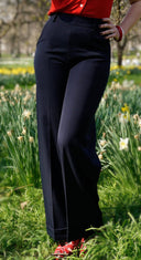 Wide Leg Trousers in Navy am Model