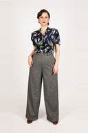 1930s and 40s Classic Wide Leg Trousers im Fischgrätmuster in Grau | Weekend Doll - Bright House Vintage