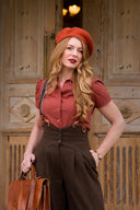 That Same Old Favorite Blouse in Rust, am Model