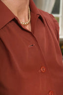 That Same Old Favorite Blouse in Rust, am Model, Ansicht 4
