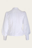 The More Is More Blouse in White & Navy, Rückansicht