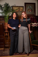 The Palazzo Perfection Pants in Navy Herringbone, am Model, Ansicht 4