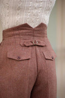 The Great Grandpa Pants in Rust & Tan, am Model, Ansicht 7