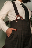 The Miss Fancy Pants Slacks in Bottle Green Plaid, am Model, Ansicht 4