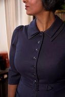 The Boss Lady Dress in Navy Herringbone, am Model, Ansicht 2