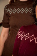 The Darling Diamond Top in Coffee Mélange, am Model, Ansicht 4