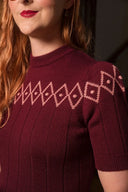 The Darling Diamond Top in Black Cherry, am Model
