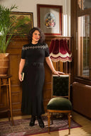 The Darling Swirling Skirt in Black, am Model, Ansicht 2