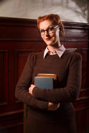 The All-Round Sweater in Coffee Mélange, am Model