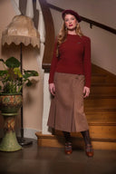 The All-Round Sweater in Rust, am Model, Ansicht 7