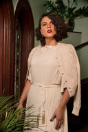 The Ice Skater Cardigan in Antique White Mélange, am Model, Ansicht 7