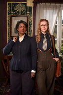 The Screen Siren Cardigan in Navy Mélange, am Model, Ansicht 2