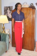 Gene Blouse in Navy von Weekend Doll, Modelbild
