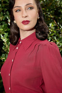 Katherine Bow Blouse in Mulberry von Weekend Doll, Modelbild